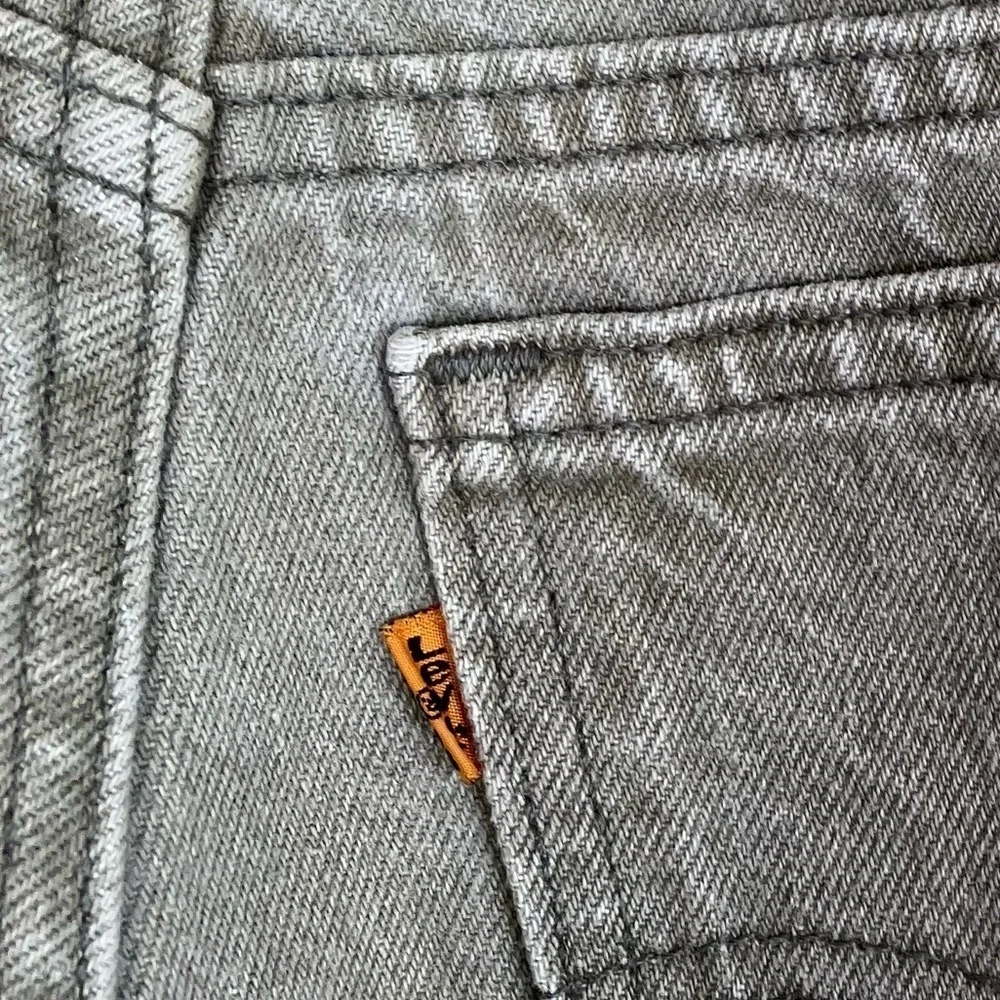 Vintage 90s Levi’s 550 Jeans Relaxed Fit Tapered Leg Faded Green Grey USA 36x32